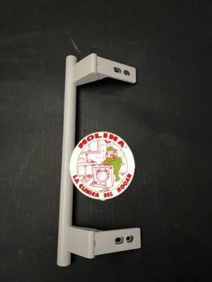 Tirador puerta frigorífico Liebherr, Miele, blanco, distancia entre tornillos 24,5 cm. articulado.