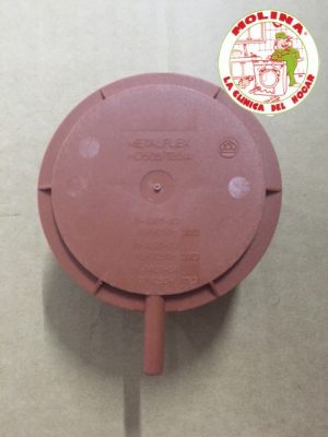 Presostato 1 nivel, 1 salida lateral antidestordamiento lavadora.