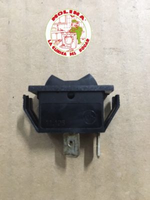 Interruptor 3 posiciones 14x29mm. 6 Amp.