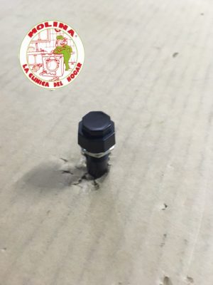 Interruptor pulsador rosca diam. 11mm, 4 Amp.
