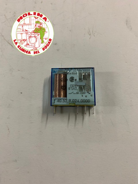 Relé conmutador 24V. 10 Amp. corriente continua.